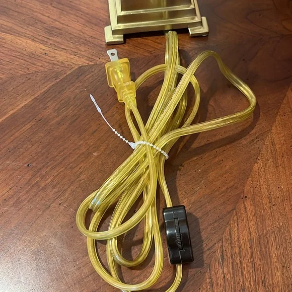 Waterford Crystal Finn Versailles Brass Table Lamp Authentic Waterford Shade - Picture 14 of 16